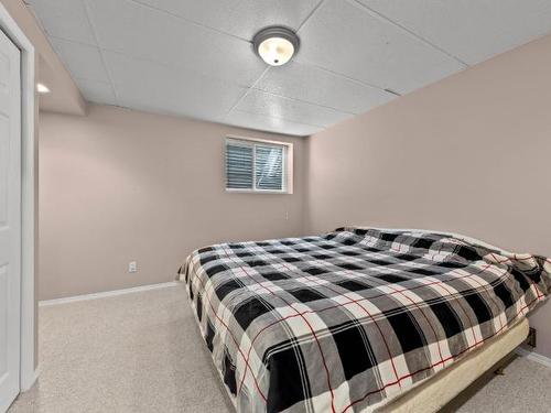 2116 Garymede Drive, Kamloops, BC - Indoor Photo Showing Bedroom