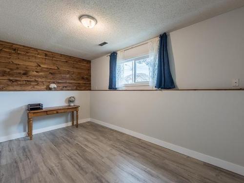 1013 Dundas Street, Kamloops, BC - Indoor Photo Showing Other Room