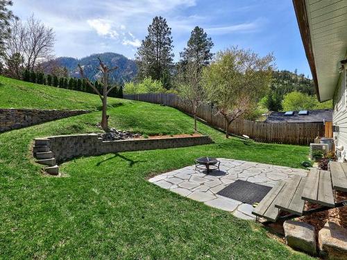 5405 Morris Place, Kamloops, BC - Outdoor With Backyard