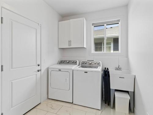 1523 Emerald Drive, Kamloops, BC - Indoor Photo Showing Laundry Room