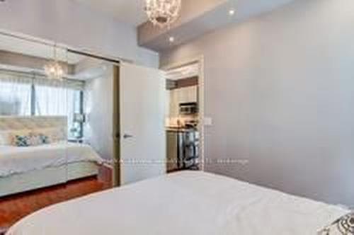 619-438 King St W, Toronto, ON - Indoor Photo Showing Bedroom