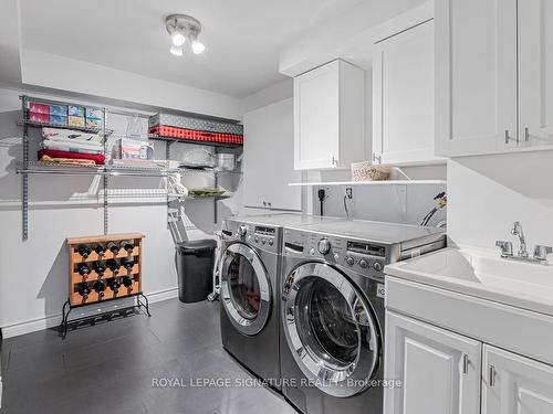 316 Rita'S Ave, Newmarket, ON - Indoor Photo Showing Laundry Room