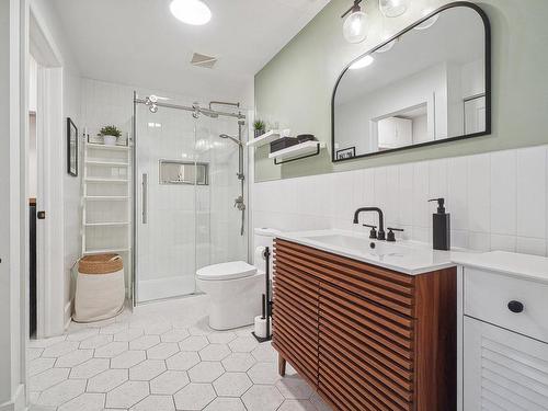 Salle de bains - 103-100 Rue Cartier, Saint-Lambert, QC - Indoor Photo Showing Bathroom