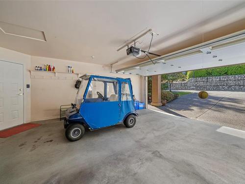 429 Seaview Way, Cobble Hill, BC - Indoor Photo Showing Garage