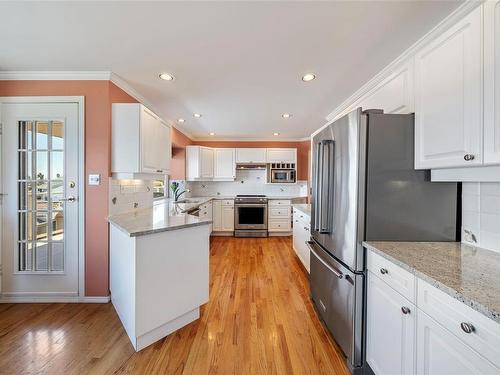 429 Seaview Way, Cobble Hill, BC - Indoor Photo Showing Kitchen