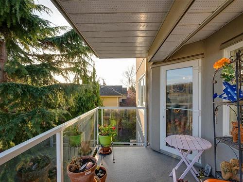307-951 Topaz Ave, Victoria, BC - Outdoor With Exterior