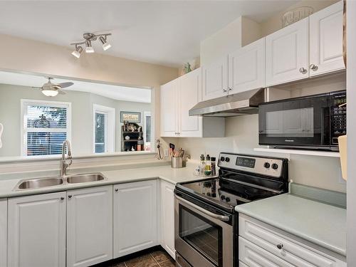 307-951 Topaz Ave, Victoria, BC - Indoor Photo Showing Kitchen With Double Sink