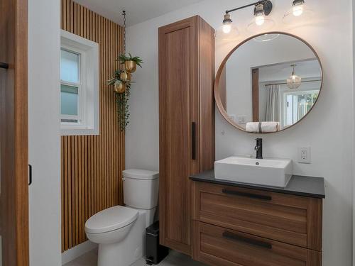 646 Brice Ave, Parksville, BC - Indoor Photo Showing Bathroom