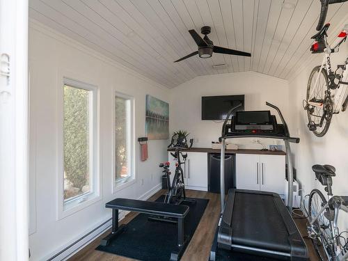 646 Brice Ave, Parksville, BC - Indoor Photo Showing Gym Room