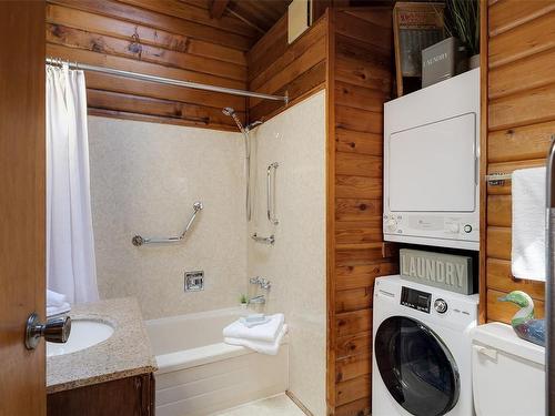 5202 Fork Lake Rd, Highlands, BC - Indoor Photo Showing Laundry Room