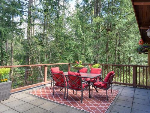 5202 Fork Lake Rd, Highlands, BC - Outdoor With Deck Patio Veranda
