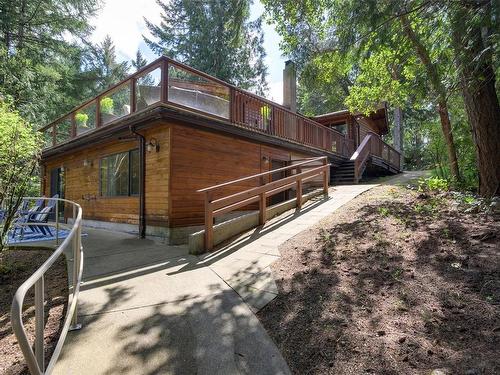 5202 Fork Lake Rd, Highlands, BC - Outdoor With Exterior