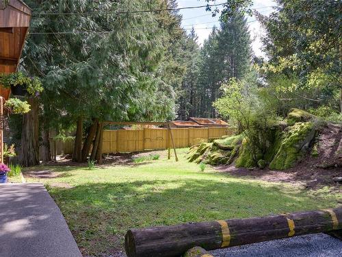 5202 Fork Lake Rd, Highlands, BC - Outdoor With Backyard