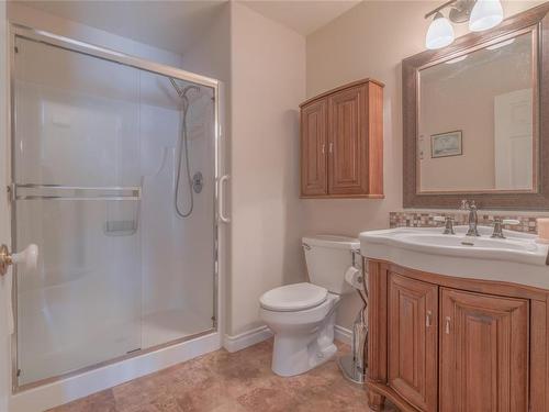 6161 Rosecroft Pl, Nanaimo, BC - Indoor Photo Showing Bathroom