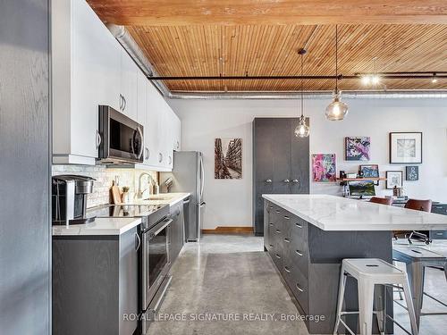 305-68 Broadview Ave, Toronto, ON - Indoor Photo Showing Kitchen