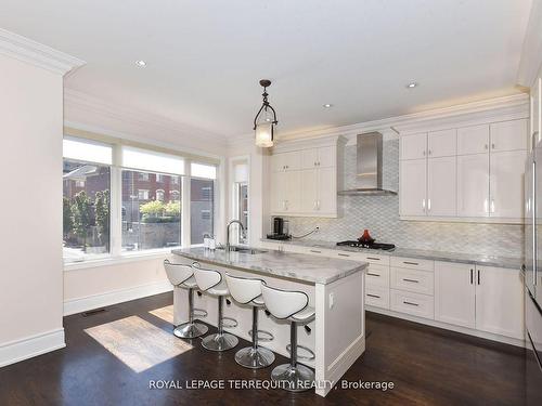 177 Townsgate Dr, Vaughan, ON - Indoor Photo Showing Kitchen With Upgraded Kitchen