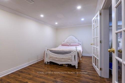 47 Cove Cres, Hamilton, ON - Indoor Photo Showing Bedroom