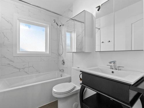 Bathroom - 165 Rue Des Tourelles, Saint-Paul, QC - Indoor Photo Showing Bathroom