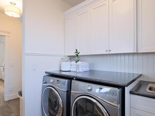 7345 Pointe Sage Drive, Coldstream, BC - Indoor Photo Showing Laundry Room