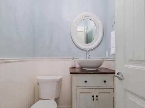 7345 Pointe Sage Drive, Coldstream, BC - Indoor Photo Showing Bathroom