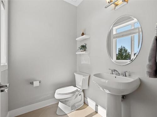 13009 Gibbons Drive, Lake Country, BC - Indoor Photo Showing Bathroom