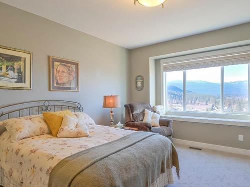 1257 Feedham Avenue, Kelowna, BC - Indoor Photo Showing Bedroom