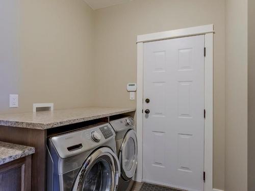 1257 Feedham Avenue, Kelowna, BC - Indoor Photo Showing Laundry Room