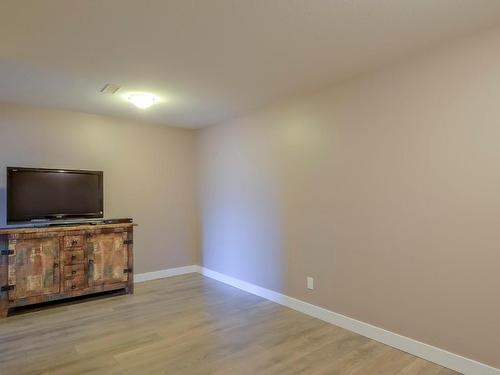 1257 Feedham Avenue, Kelowna, BC - Indoor Photo Showing Other Room