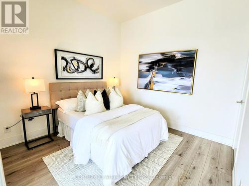 #616 -111 St Clair Ave W, Toronto, ON - Indoor Photo Showing Bedroom