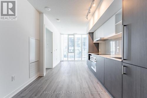 #1107 -138 Downes St, Toronto, ON - Indoor Photo Showing Kitchen
