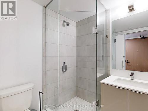 #521 -8 Tippett Rd, Toronto, ON - Indoor Photo Showing Bathroom