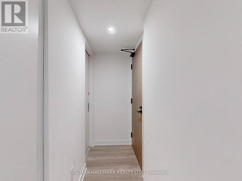 #521 -8 Tippett Rd, Toronto, ON - Indoor Photo Showing Other Room