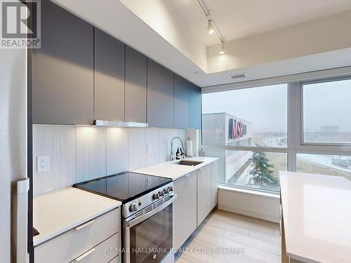 #521 -8 Tippett Rd, Toronto, ON - Indoor Photo Showing Kitchen With Upgraded Kitchen
