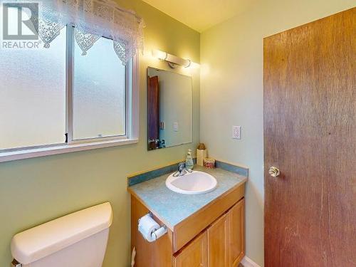 6965 Richmond Street, Powell River, BC - Indoor Photo Showing Bathroom