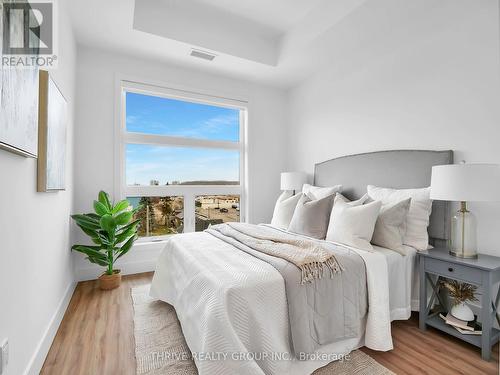 #305 -1076 Gainsborough Rd, London, ON - Indoor Photo Showing Bedroom