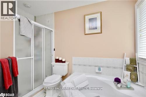 25 Glen Oak Court, Barrie, ON - Indoor Photo Showing Bathroom