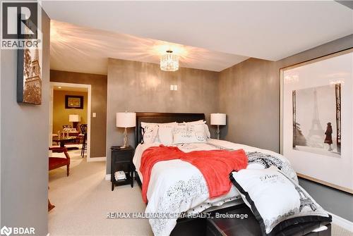 25 Glen Oak Court, Barrie, ON - Indoor Photo Showing Bedroom