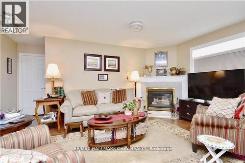 25 Glen Oak Court, Barrie, ON - Indoor Photo Showing Living Room With Fireplace