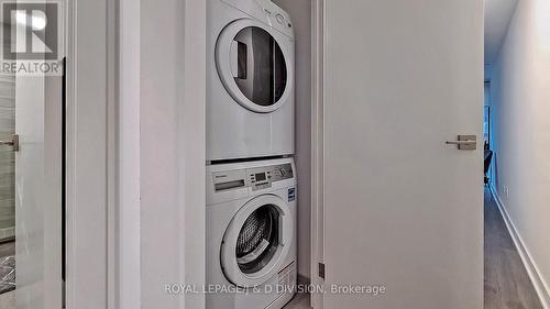 #703 -188 Cumberland St, Toronto, ON - Indoor Photo Showing Laundry Room
