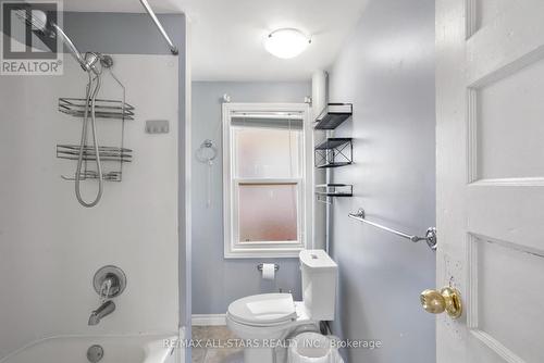 95 Wilkinson Ave, Oshawa, ON - Indoor Photo Showing Bathroom