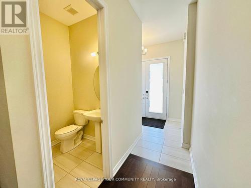 66 Woodhaven Ave, Aurora, ON - Indoor Photo Showing Bathroom