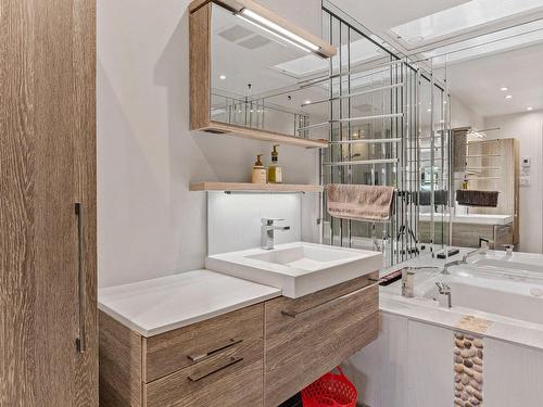 Bathroom - 5860  - 5862 Rue De Toulouse, Montréal (Mercier/Hochelaga-Maisonneuve), QC - Indoor Photo Showing Bathroom