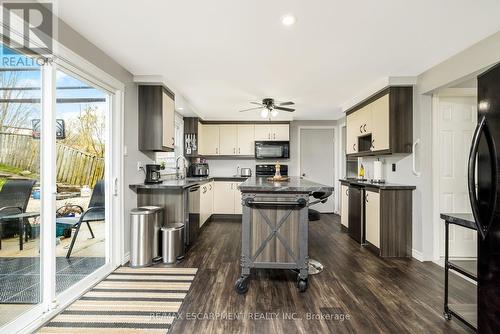 332 Imperial Rd S, Guelph, ON - Indoor Photo Showing Kitchen