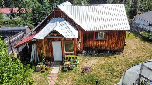 7609 2Nd Avenue, Ymir, BC - Outdoor