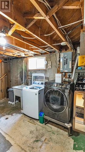 92 Arcadia Crescent, London, ON - Indoor Photo Showing Laundry Room