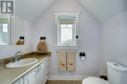 294 Holland Lake Rd, Bancroft, ON - Indoor Photo Showing Bathroom