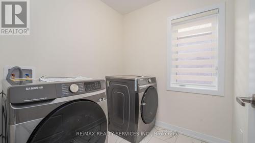25 Monteith Drive, Brantford, ON - Indoor Photo Showing Laundry Room