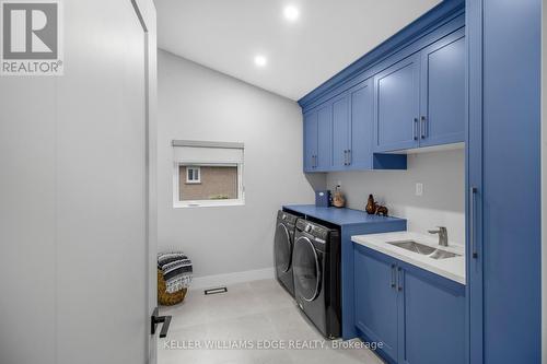 16 Mercury Rd, Hamilton, ON - Indoor Photo Showing Laundry Room