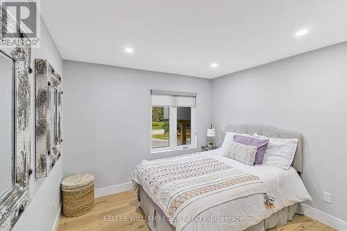 16 Mercury Rd, Hamilton, ON - Indoor Photo Showing Bedroom