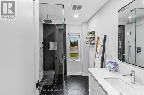 16 Mercury Rd, Hamilton, ON - Indoor Photo Showing Bathroom